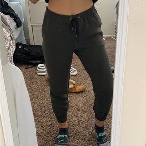 Aritzia Wilfred Buffon Pant Joggers